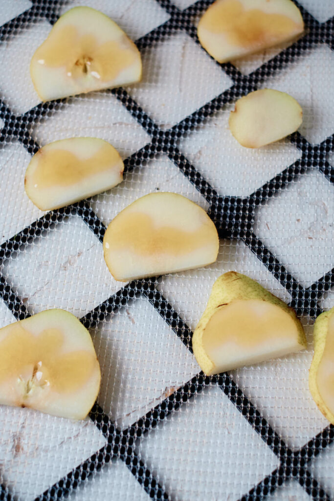 Dehydrating Pears-The Perfect Snack! 